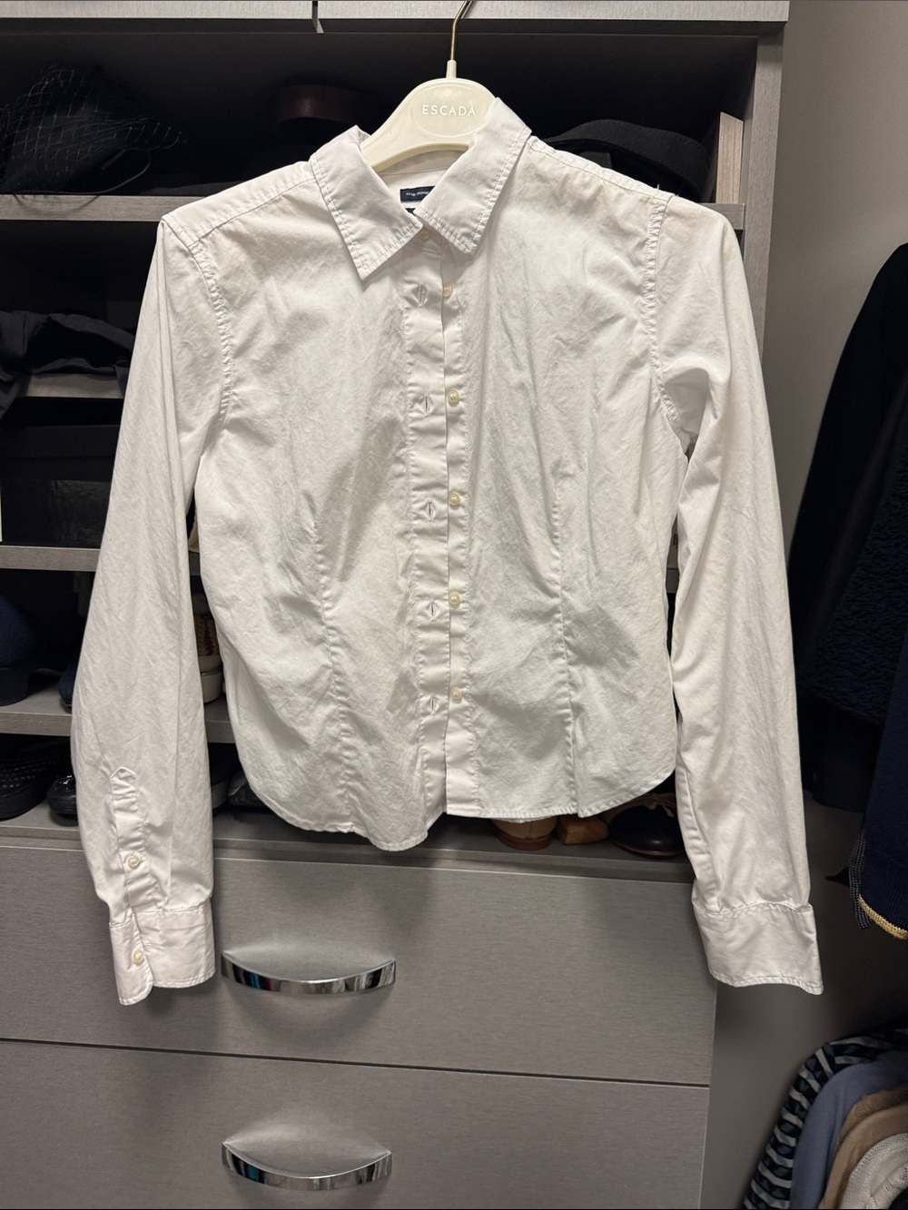 GAP White Button-Down Shirt with Point Collar S cropped